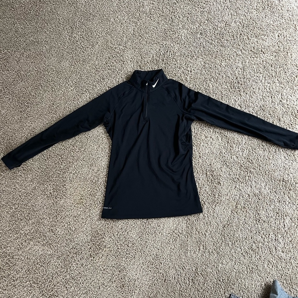 Nike Simple All Black Half Zip